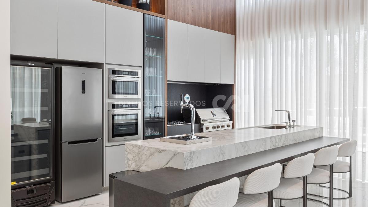 Apartamento com 4 Suítes no Skyline Tower na Barra Norte de Balneário Camboriú