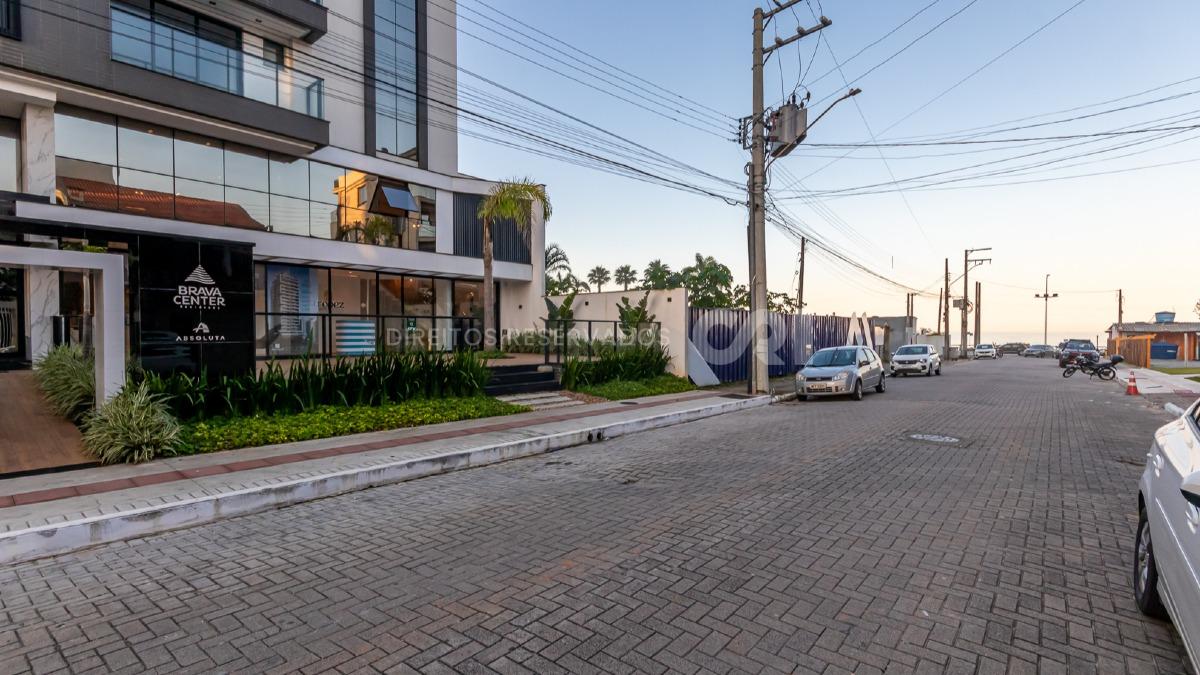 Cobertura com 369m² com 4 suítes no edifício Brava Center na Praia Brava em Itajaí