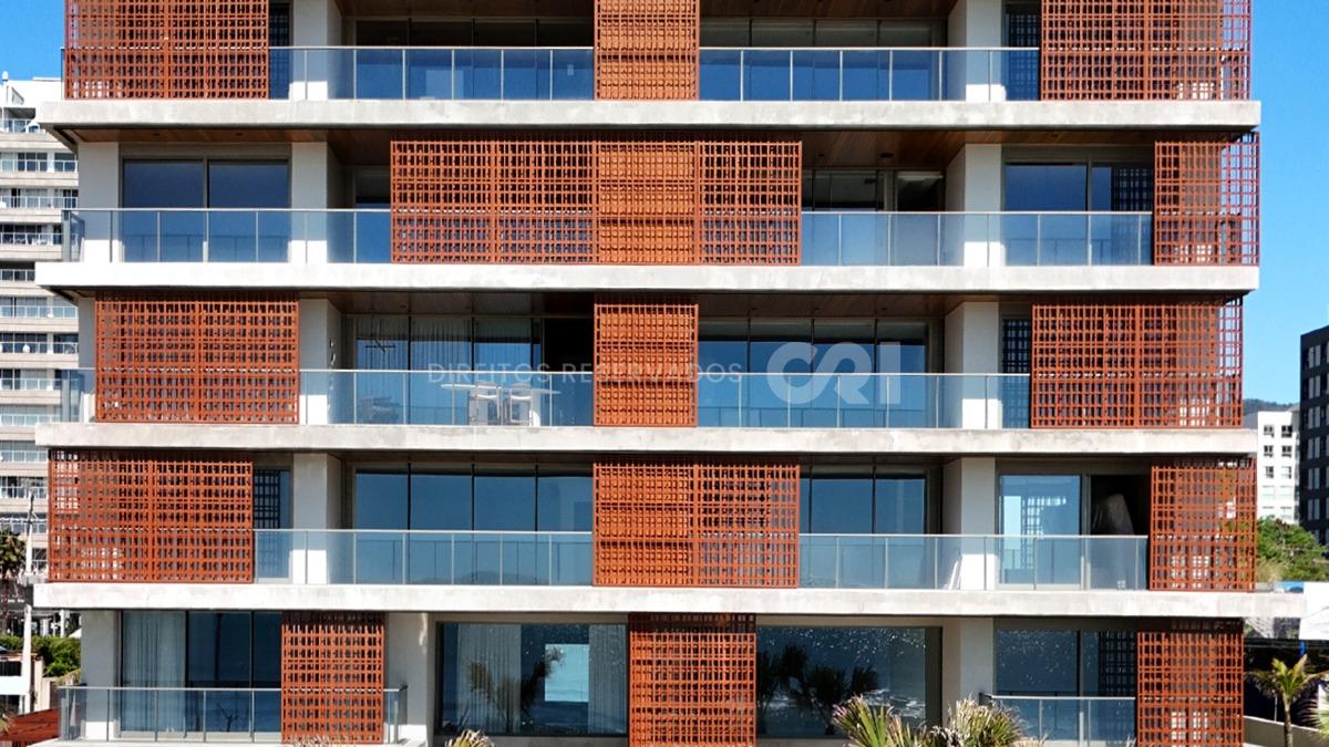 Cobertura com 505m² com 4 Suítes no Edifício Tirreno – Praia Brava, Itajaí