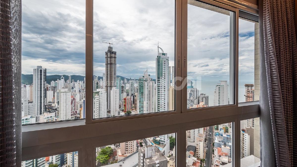 Apartamento com 3 suítes no Edifício Hamptons Village na Barra Sul de Balneário Camboriú
