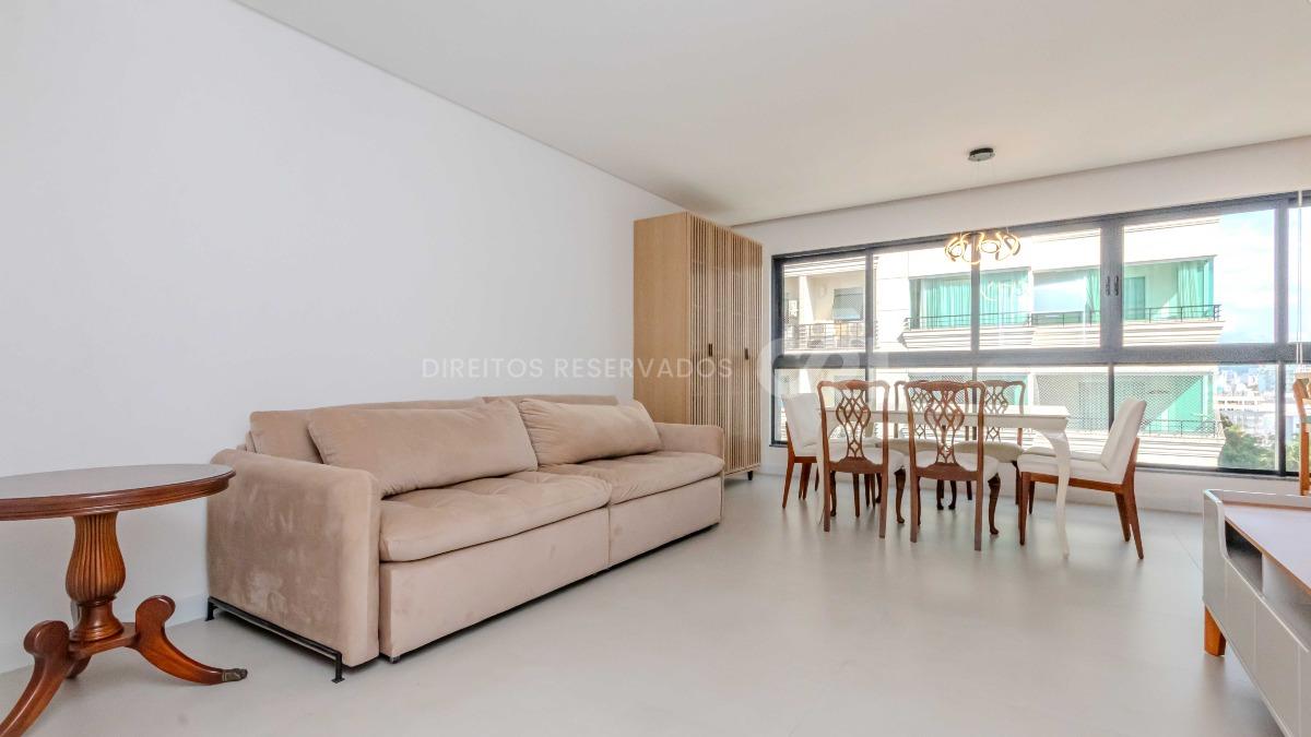 Apartamento com 3 suítes no Edifício Tierra del Sol no Centro de Balneário Camboriú
