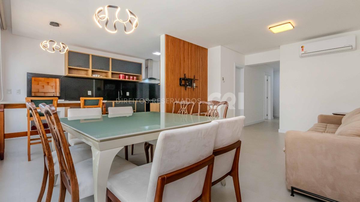 Apartamento com 3 suítes no Edifício Tierra del Sol no Centro de Balneário Camboriú