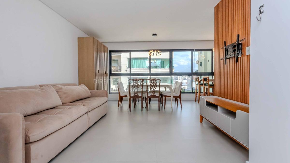 Apartamento com 3 suítes no Edifício Tierra del Sol no Centro de Balneário Camboriú