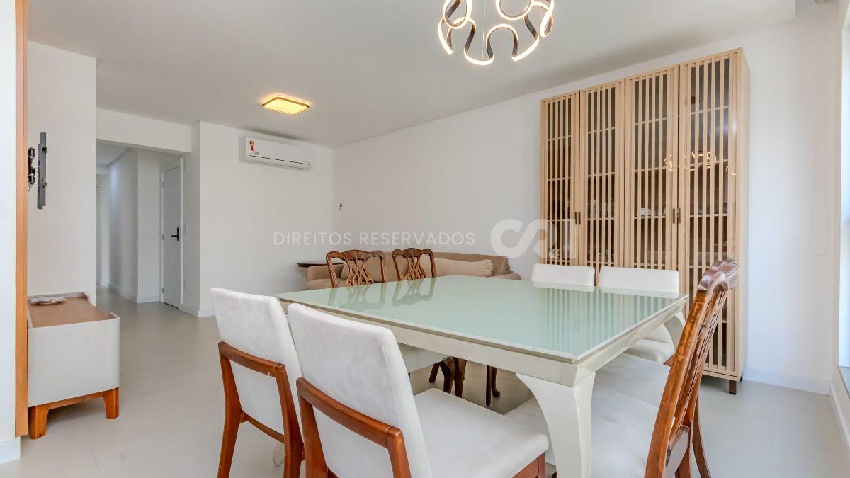 Apartamento com 3 suítes no Edifício Tierra del Sol no Centro de Balneário Camboriú