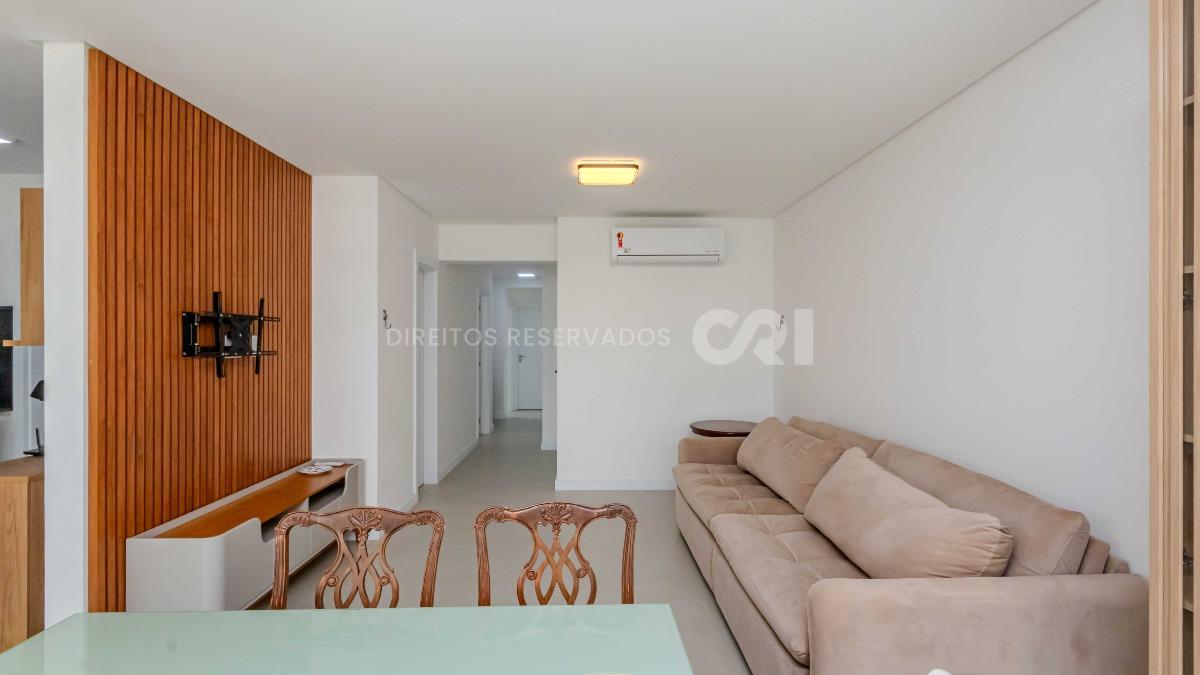 Apartamento com 3 suítes no Edifício Tierra del Sol no Centro de Balneário Camboriú