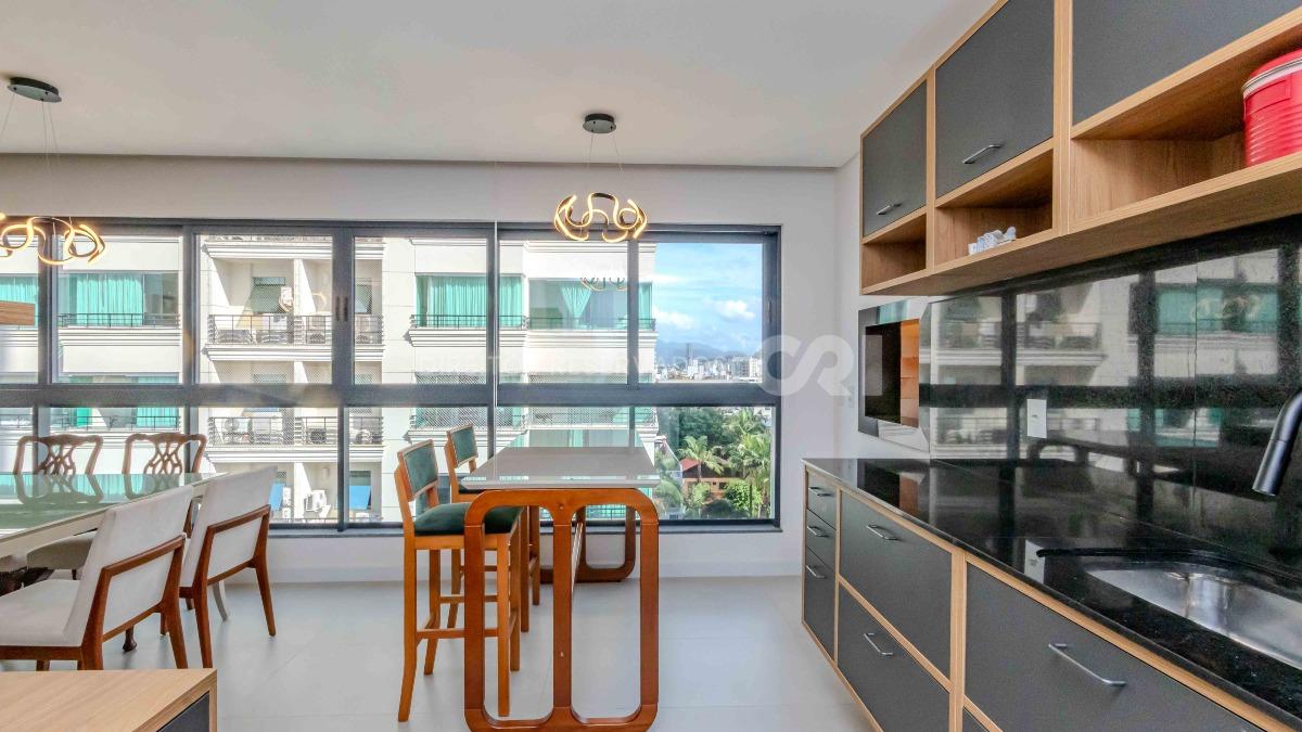 Apartamento com 3 suítes no Edifício Tierra del Sol no Centro de Balneário Camboriú
