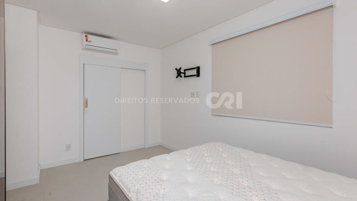 Apartamento com 3 suítes no Edifício Tierra del Sol no Centro de Balneário Camboriú