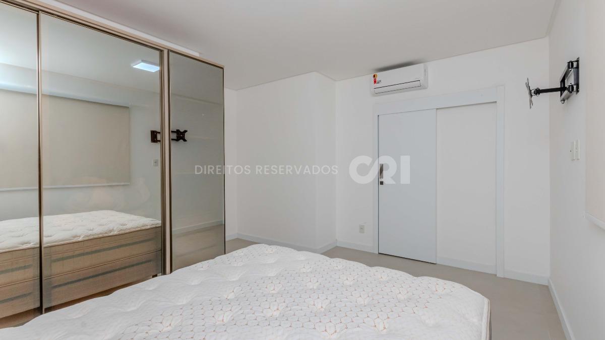 Apartamento com 3 suítes no Edifício Tierra del Sol no Centro de Balneário Camboriú