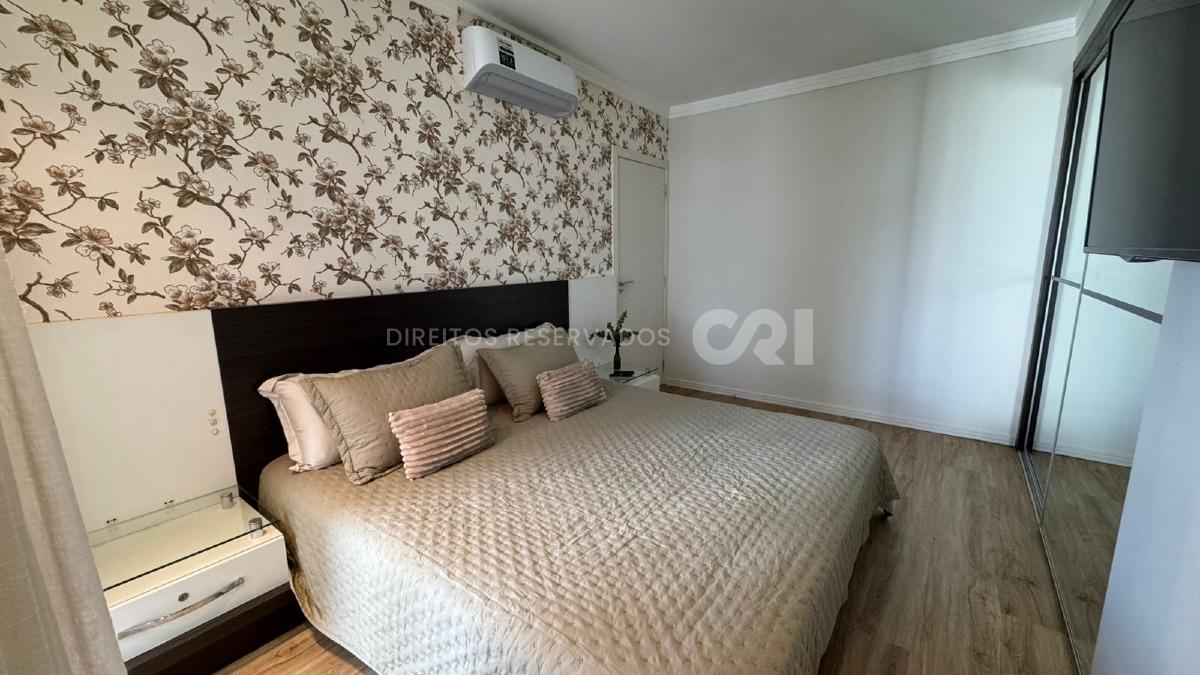 Apartamento com 4 dormitórios no Edifício Baía dos Golfinhos no Centro de Balneário Camboriú