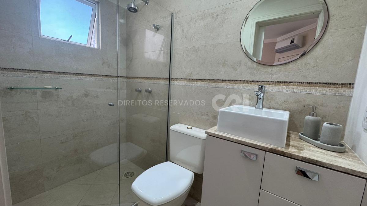 Apartamento com 4 dormitórios no Edifício Baía dos Golfinhos no Centro de Balneário Camboriú