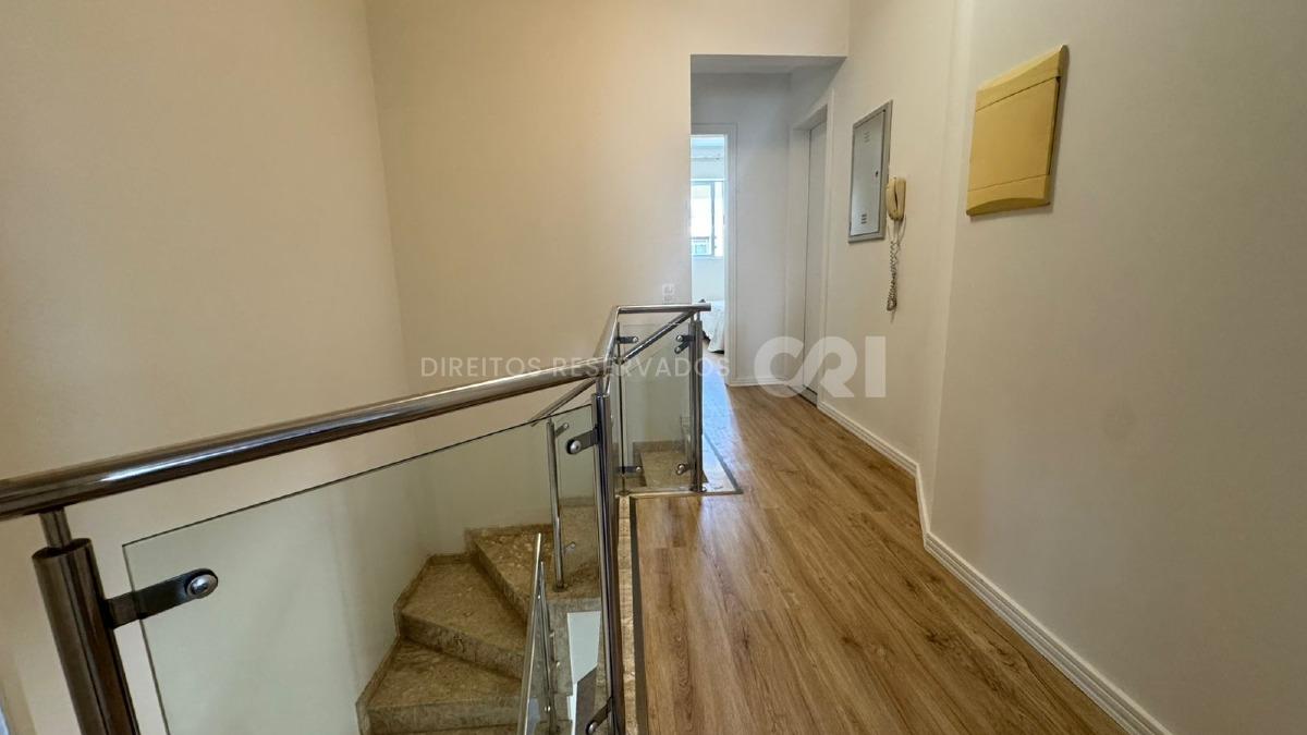 Apartamento com 4 dormitórios no Edifício Baía dos Golfinhos no Centro de Balneário Camboriú