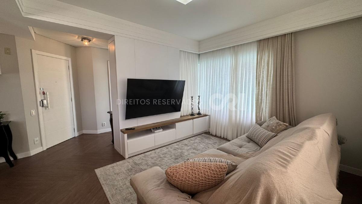 Apartamento com 4 dormitórios no Edifício Baía dos Golfinhos no Centro de Balneário Camboriú