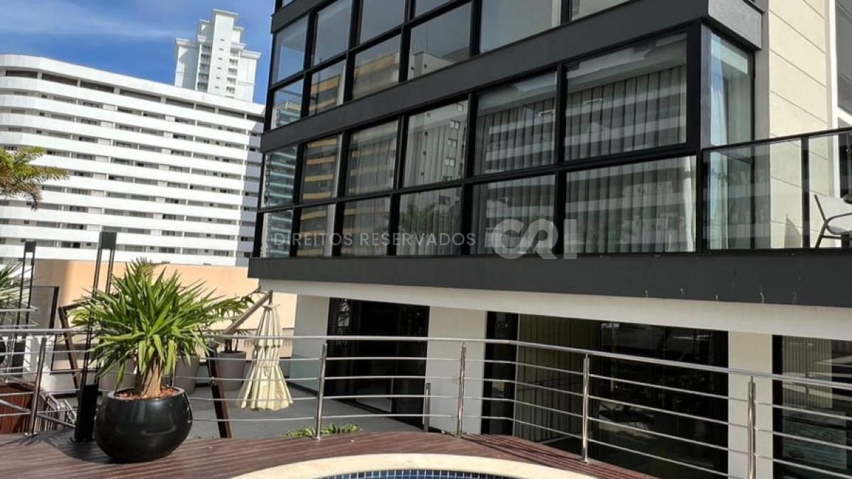 Apartamento com 3 suítes no Boulevard Brasil no Centro de Balneário Camboriú