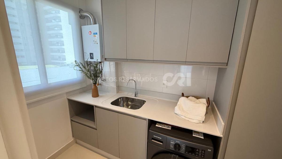 Apartamento com 3 suítes no Boulevard Brasil no Centro de Balneário Camboriú