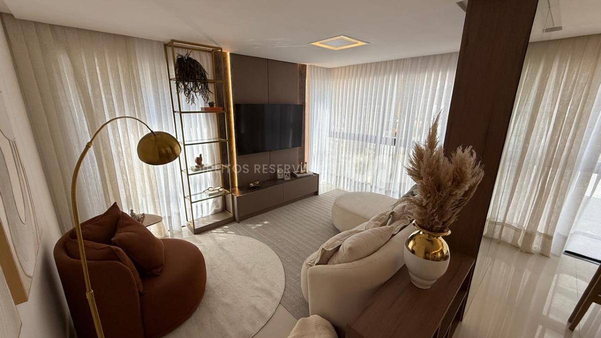 Apartamento com 3 suítes no Boulevard Brasil no Centro de Balneário Camboriú