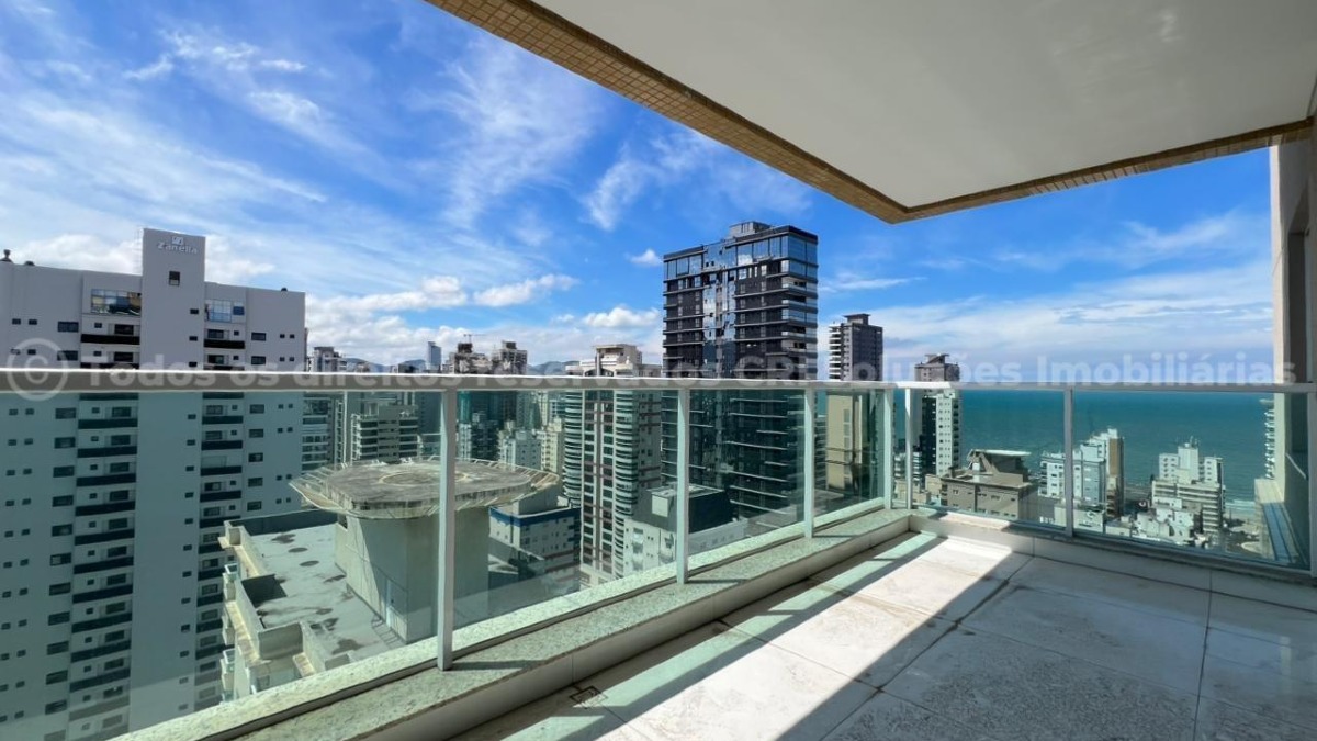 Apartamento com 3 suítes no Sangiovese Residenziale na Meia Praia em Itapema 