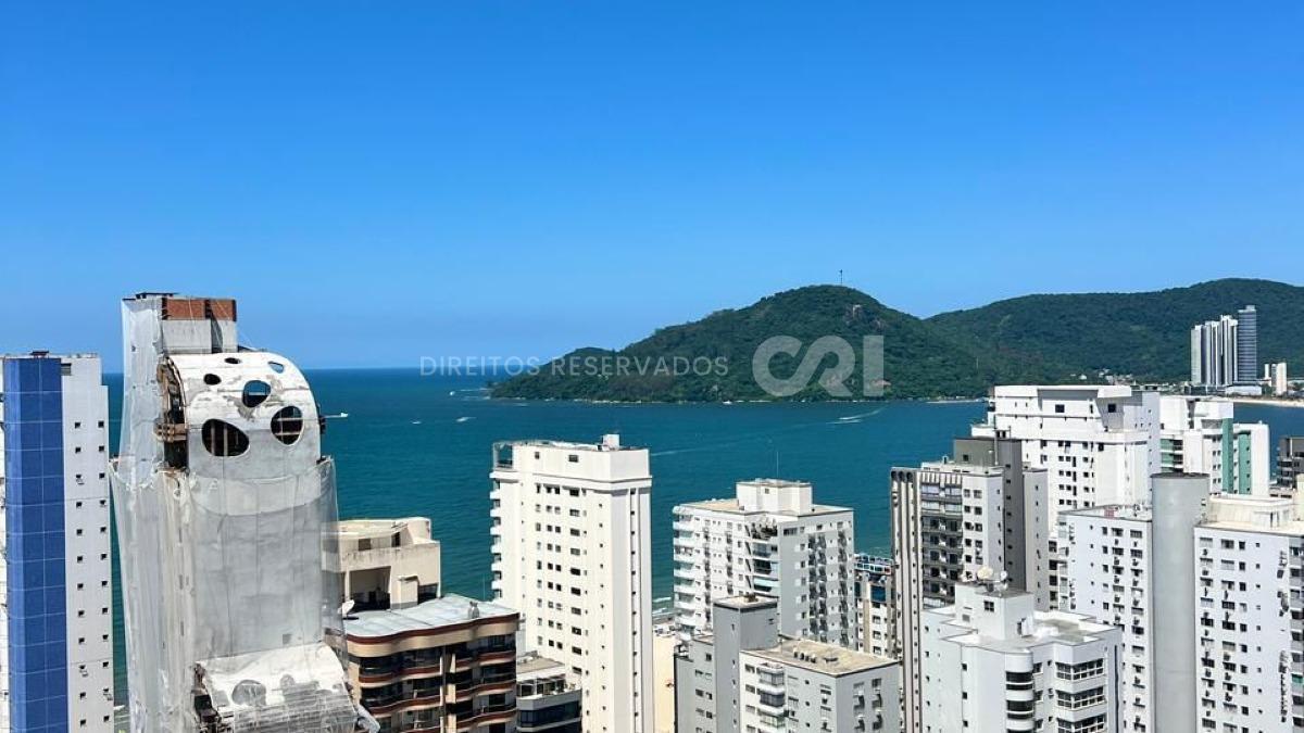 Apartamento com 4 suítes no Edifício Lumiere no Centro de Balneário Camboriú