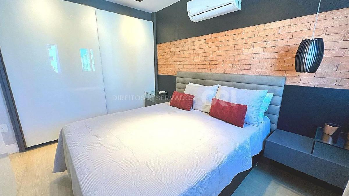 Apartamento com 4 suítes no Edifício Lumiere no Centro de Balneário Camboriú