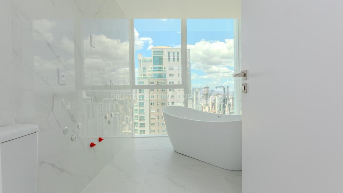Apartamento alto-padrão à venda com 4 suítes no Boreal Tower, na Barra Norte de Balneário Camboriú
