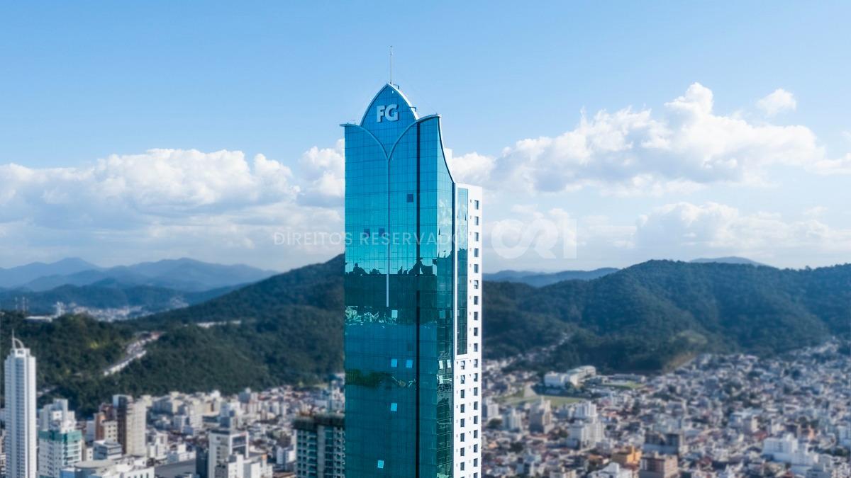 Apartamento alto-padrão à venda com 4 suítes no Boreal Tower, na Barra Norte de Balneário Camboriú