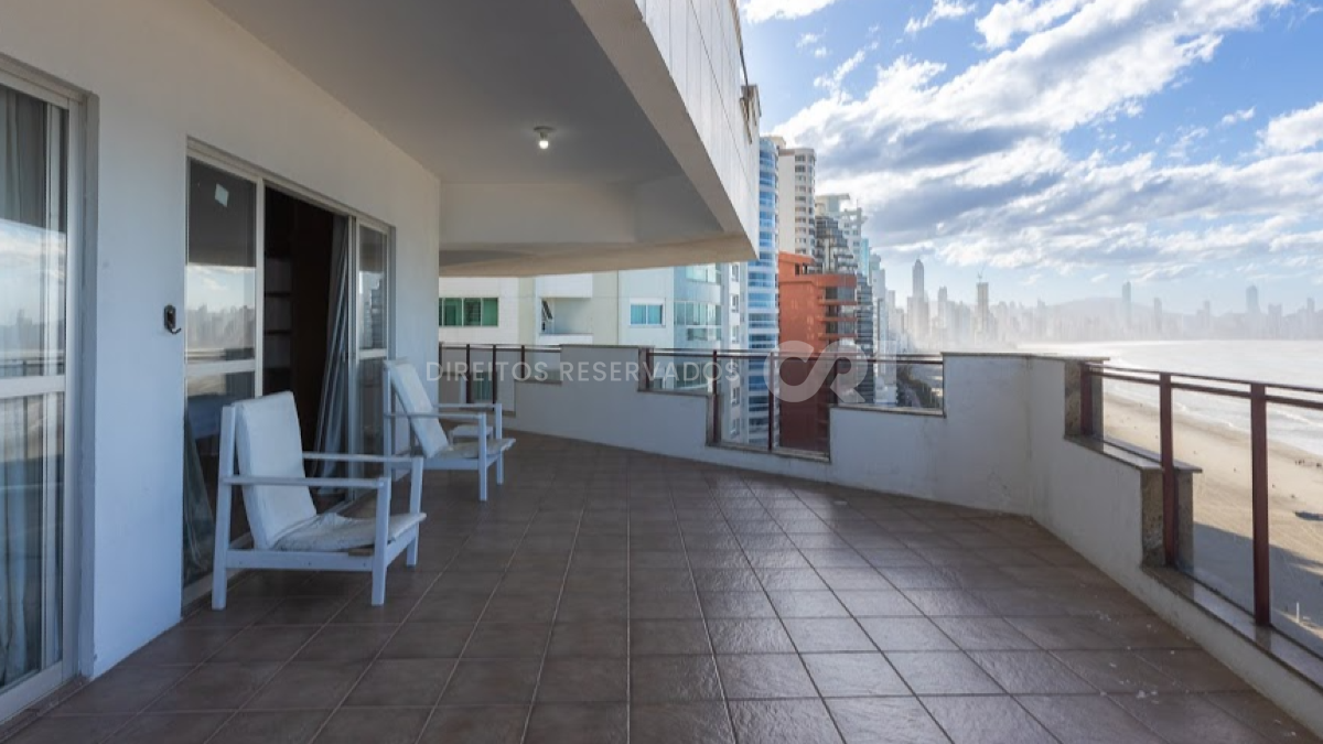 Apartamento com 3 suítes no Notre Dame na Barra Sul de Balneário Camboriú