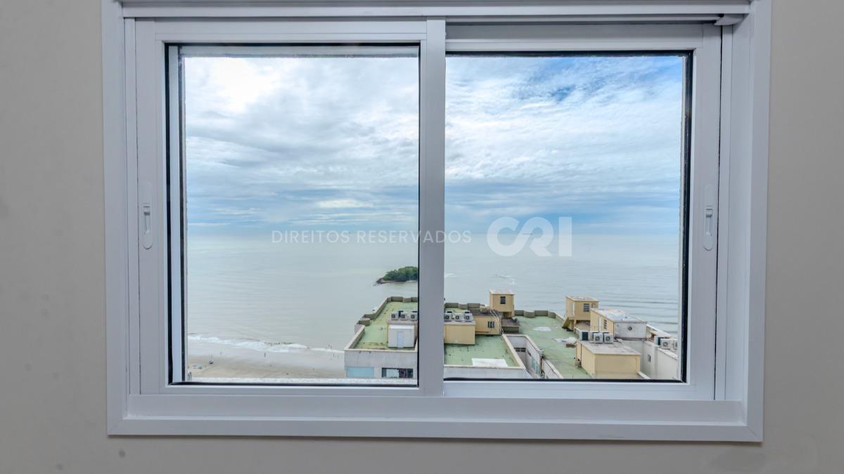 Apartamento com 4 suítes no La Belle Tour no Centro de Balneário Camboriú