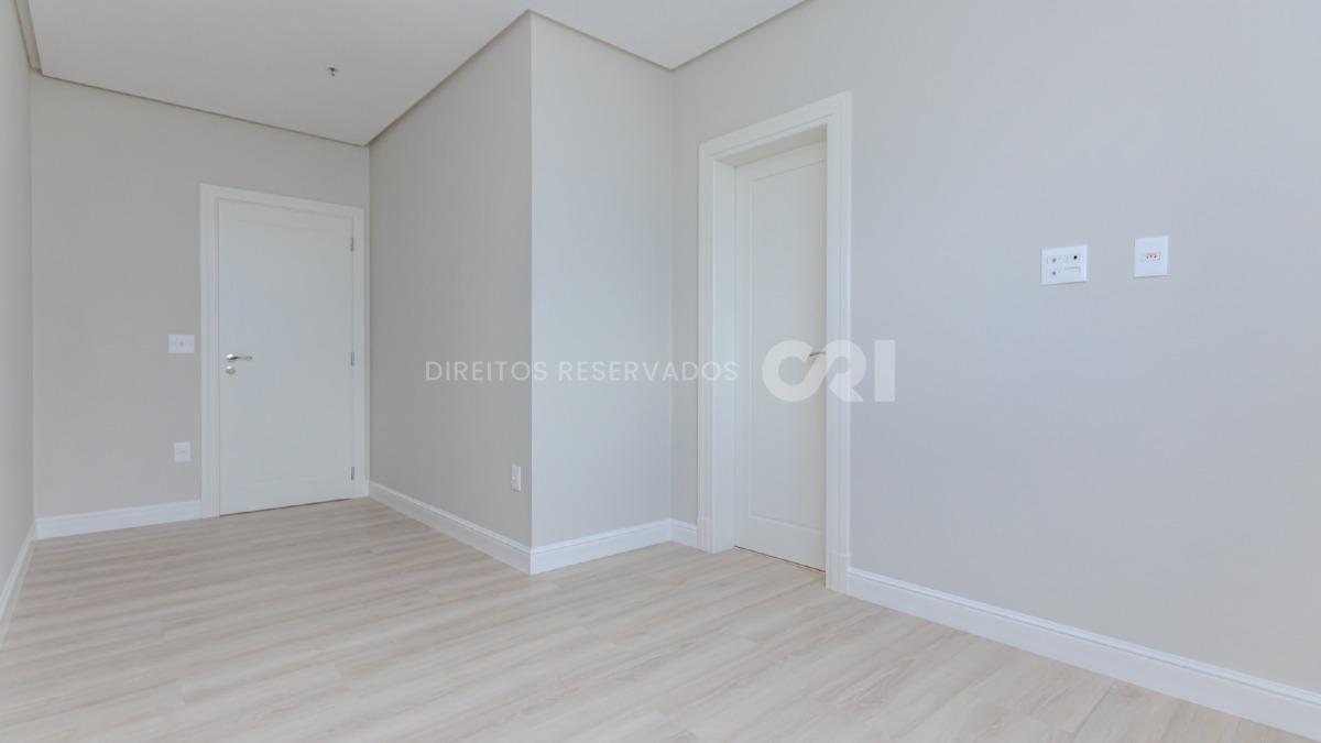 Apartamento com 4 suítes no La Belle Tour no Centro de Balneário Camboriú