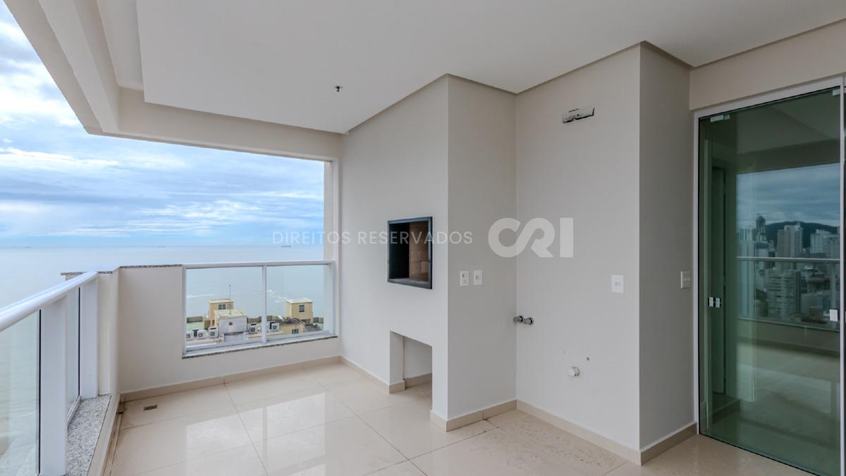 Apartamento com 4 suítes no La Belle Tour no Centro de Balneário Camboriú