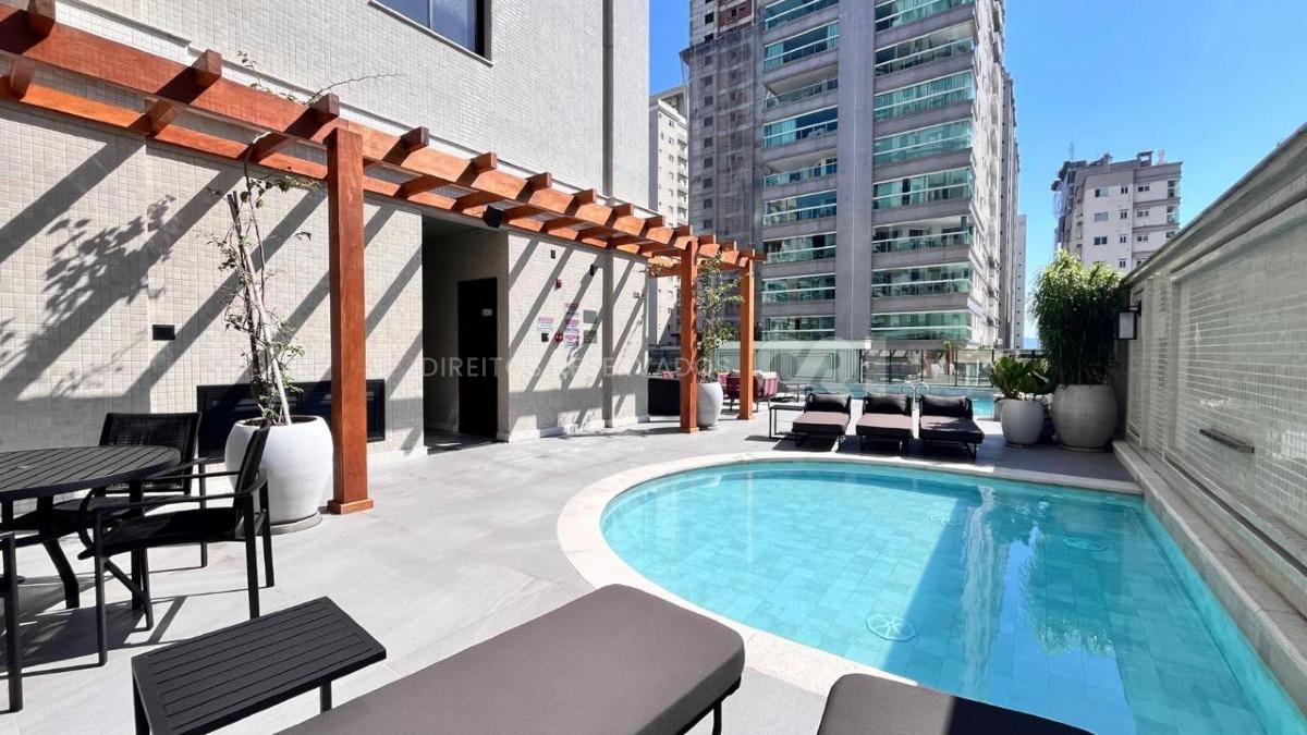 Apartamento com 3 suítes no Greta Palace Residence na Meia Praia em Itapema
