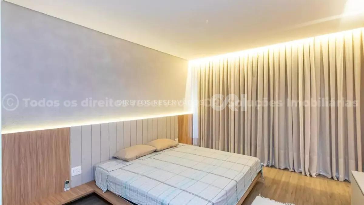 Cobertura com 4 suítes no Edifício Dresden no Centro de Balneário Camboriú