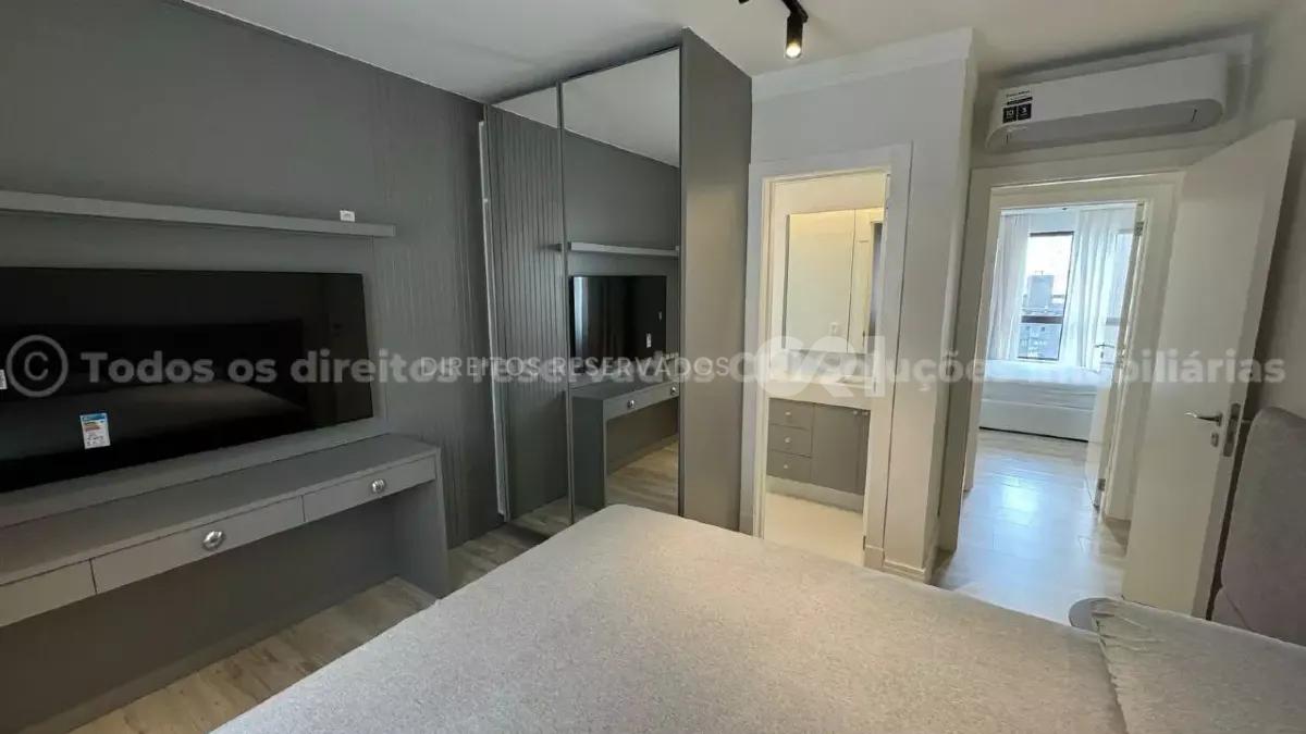 Apartamento com 3 suítes no Edifício Merithamon no Centro de Balneário Camboriú