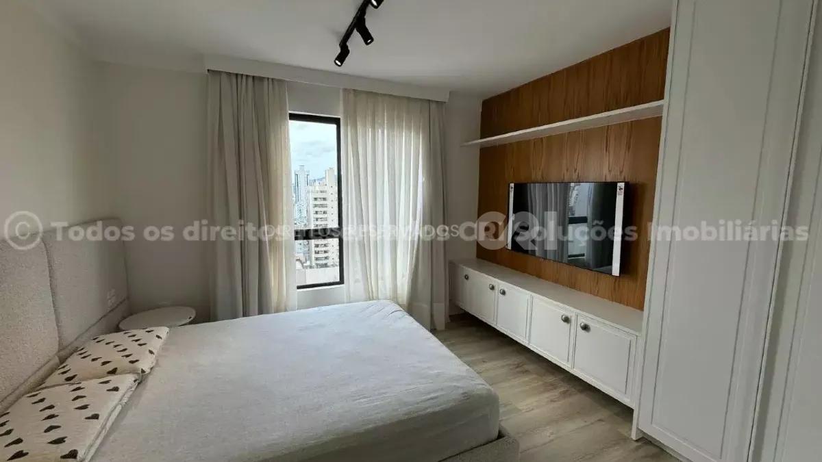 Apartamento com 3 suítes no Edifício Merithamon no Centro de Balneário Camboriú