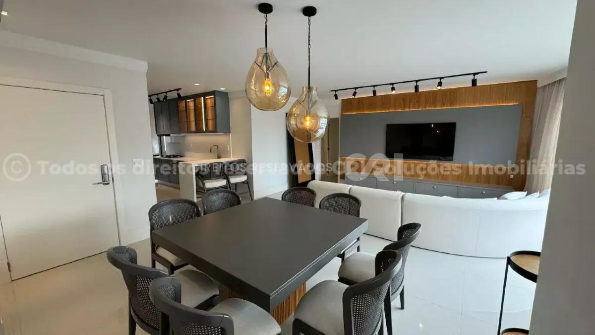 Apartamento com 3 suítes no Edifício Merithamon no Centro de Balneário Camboriú