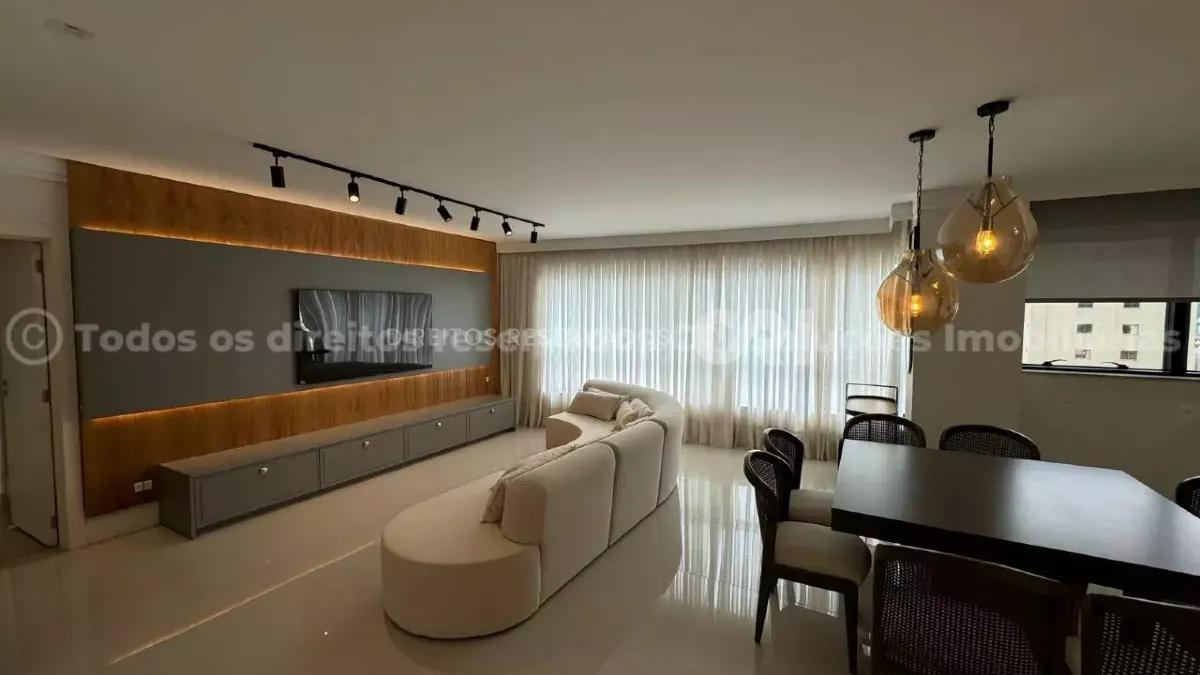 Apartamento com 3 suítes no Edifício Merithamon no Centro de Balneário Camboriú