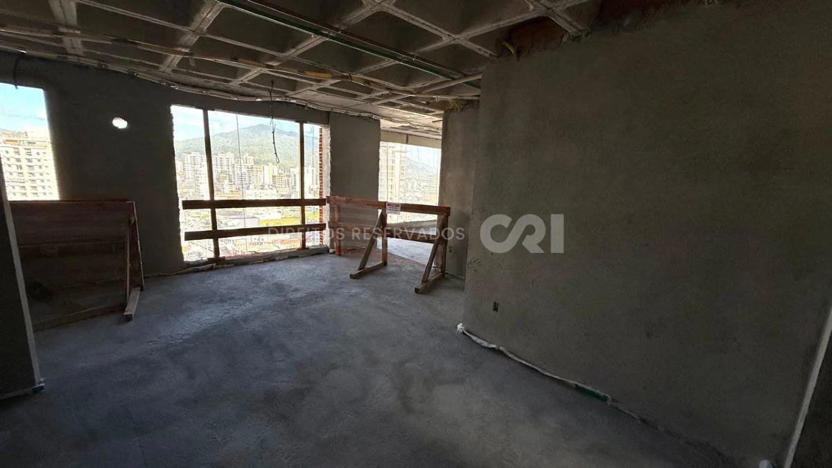 Apartamento com 4 Suítes no edifício Thiesen Residence na Meia Praia em Itapema
