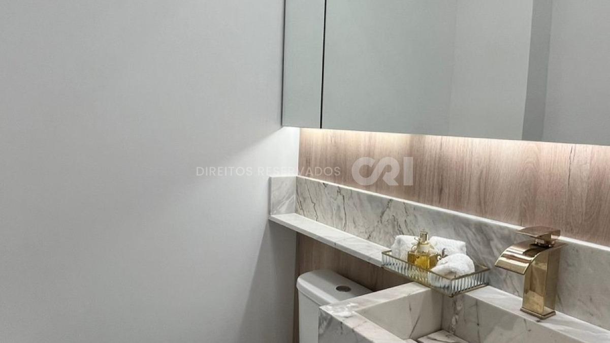 Apartamento com 3 Suítes no Fiori Del Mare na Meia Praia, Itapema