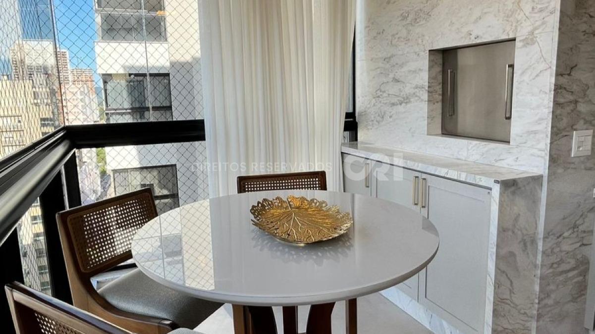 Apartamento com 3 Suítes no Fiori Del Mare na Meia Praia, Itapema