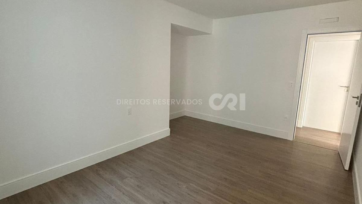 Apartamento com 3 Suítes, 132m² no Fiori Del Mare na Meia Praia em Itapema
