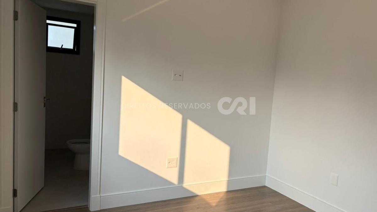 Apartamento com 3 Suítes, 132m² no Fiori Del Mare na Meia Praia em Itapema