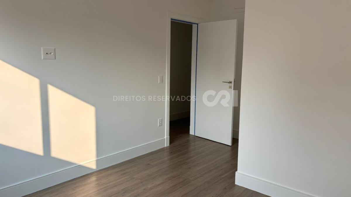 Apartamento com 3 Suítes, 132m² no Fiori Del Mare na Meia Praia em Itapema