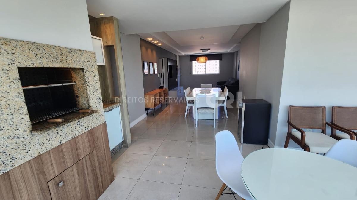 COPA: Apartamento Mobiliado com 3 Suítes no Edifício Solar do Tamarindo no Centro de Balneário Camboriú