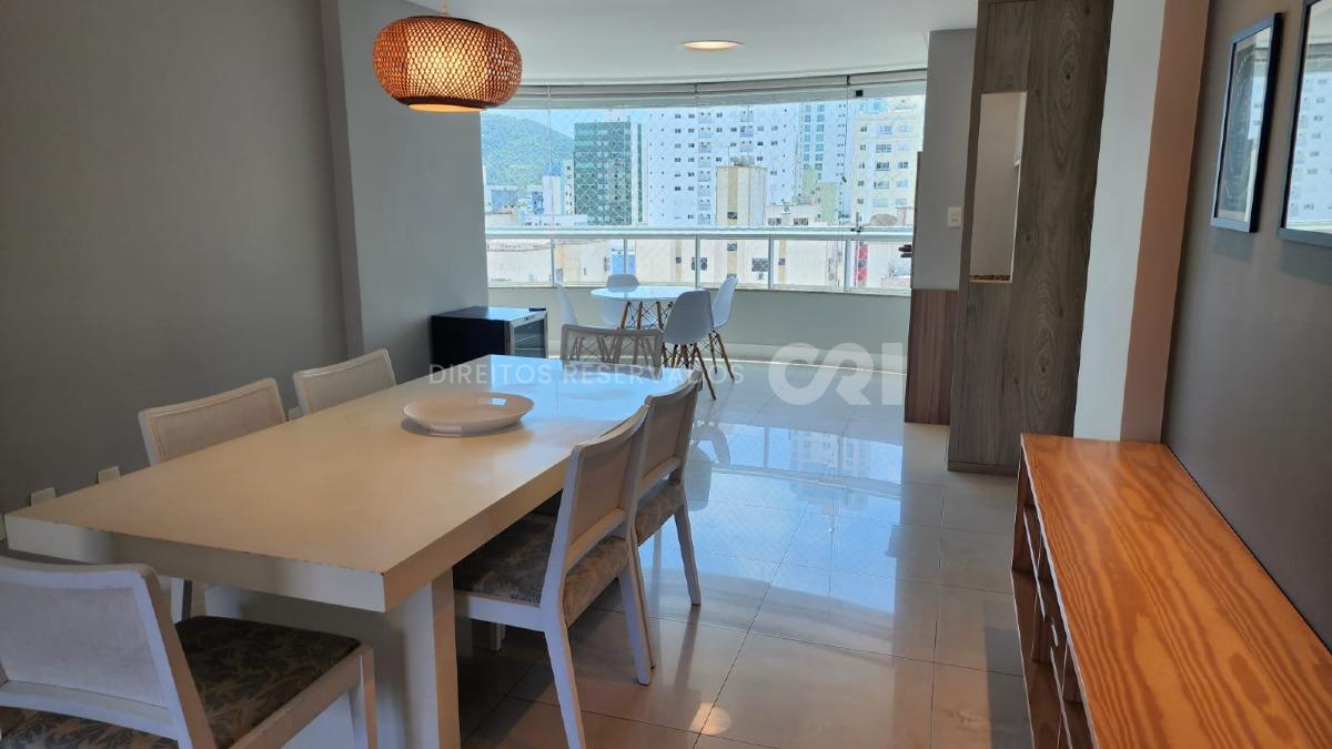 COPA: Apartamento Mobiliado com 3 Suítes no Edifício Solar do Tamarindo no Centro de Balneário Camboriú