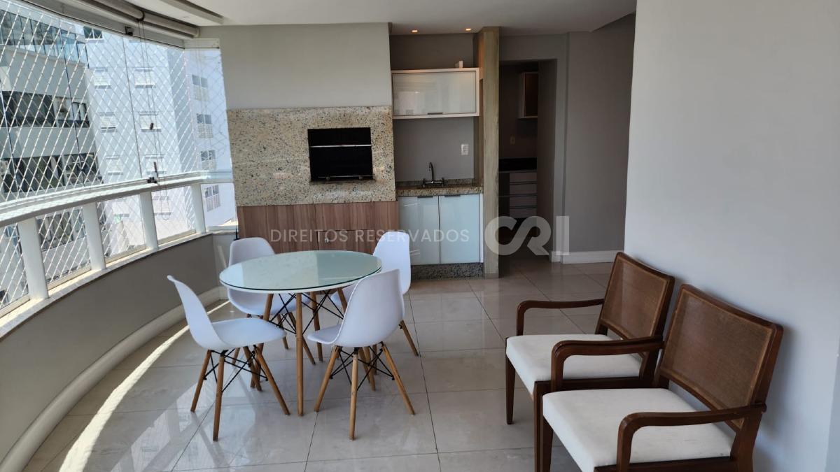 COPA: Apartamento Mobiliado com 3 Suítes no Edifício Solar do Tamarindo no Centro de Balneário Camboriú