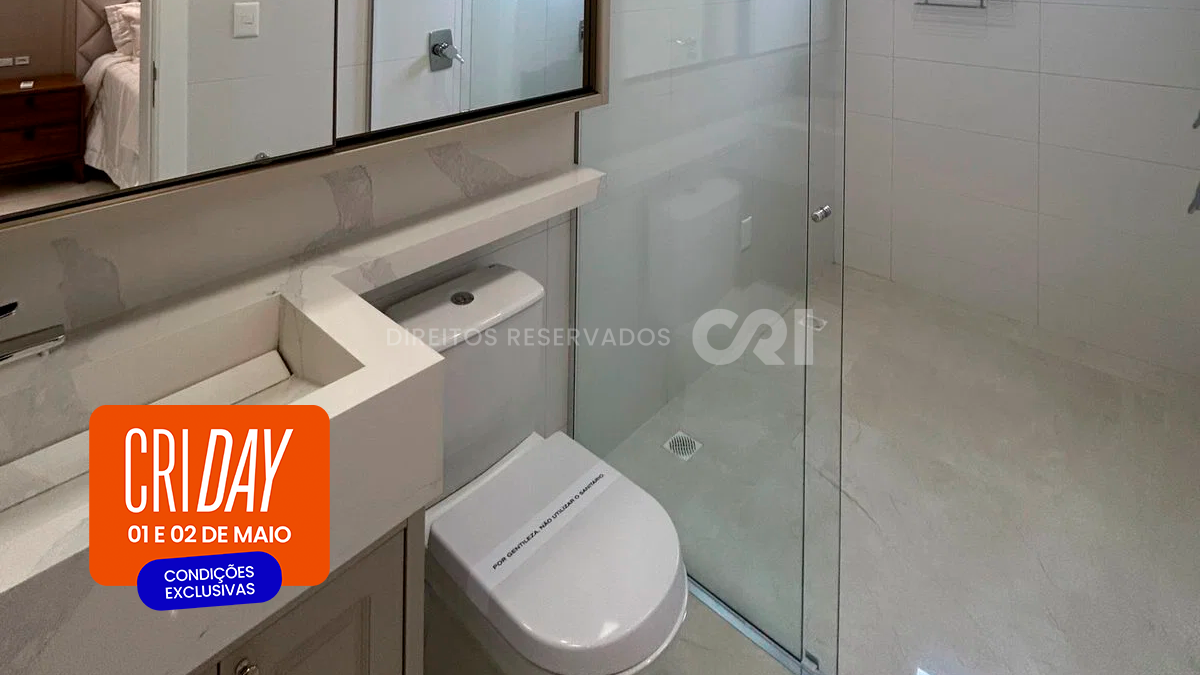 CRI Day: Apartamento com 4 suítes no Cartier Residence na Meia Praia em Itapema