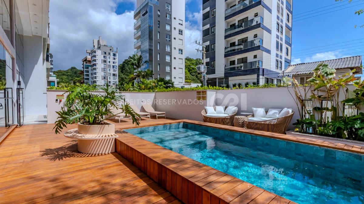 Apartamento duplex com 3 quartos no Edifício Brava Select na Praia Brava em Itajaí