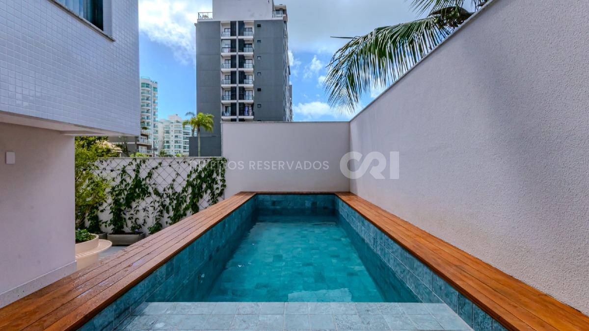 Apartamento duplex com 3 quartos no Edifício Brava Select na Praia Brava em Itajaí