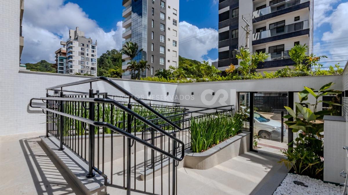 Apartamento duplex com 3 quartos no Edifício Brava Select na Praia Brava em Itajaí
