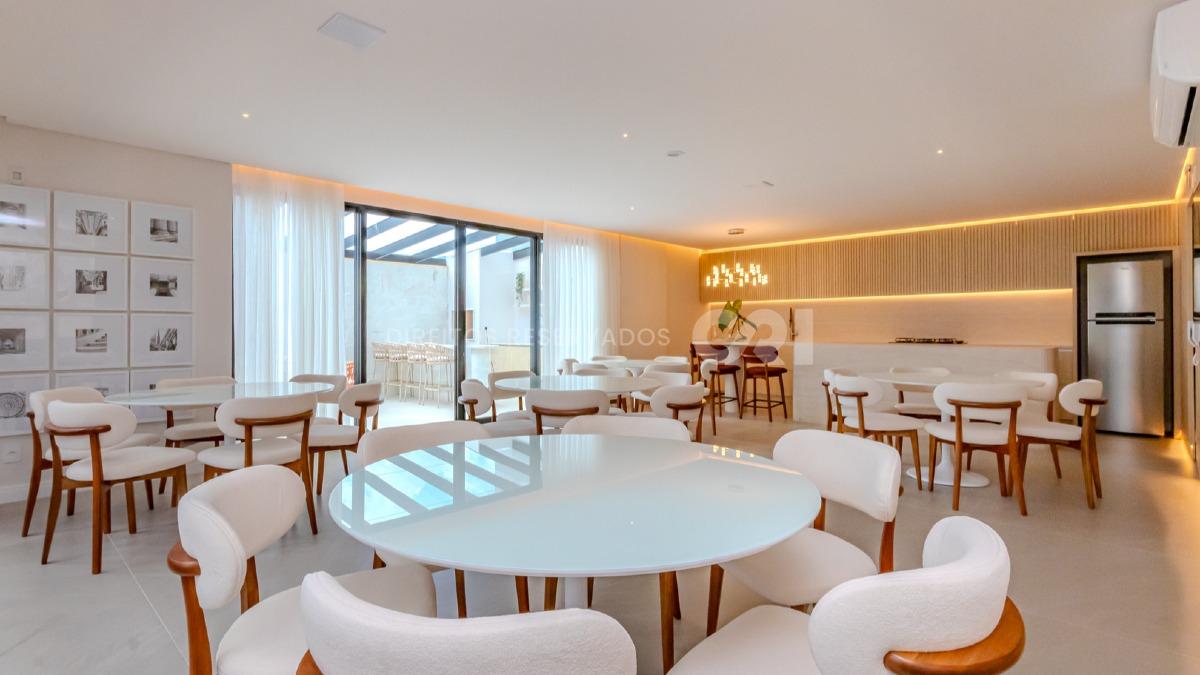 Apartamento duplex com 3 quartos no Edifício Brava Select na Praia Brava em Itajaí