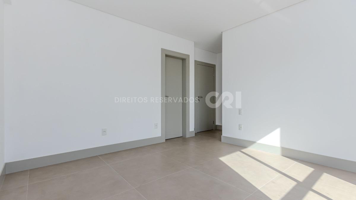 Apartamento com 4 suítes no Empire Residence no Pioneiros em Balneário Camboriú