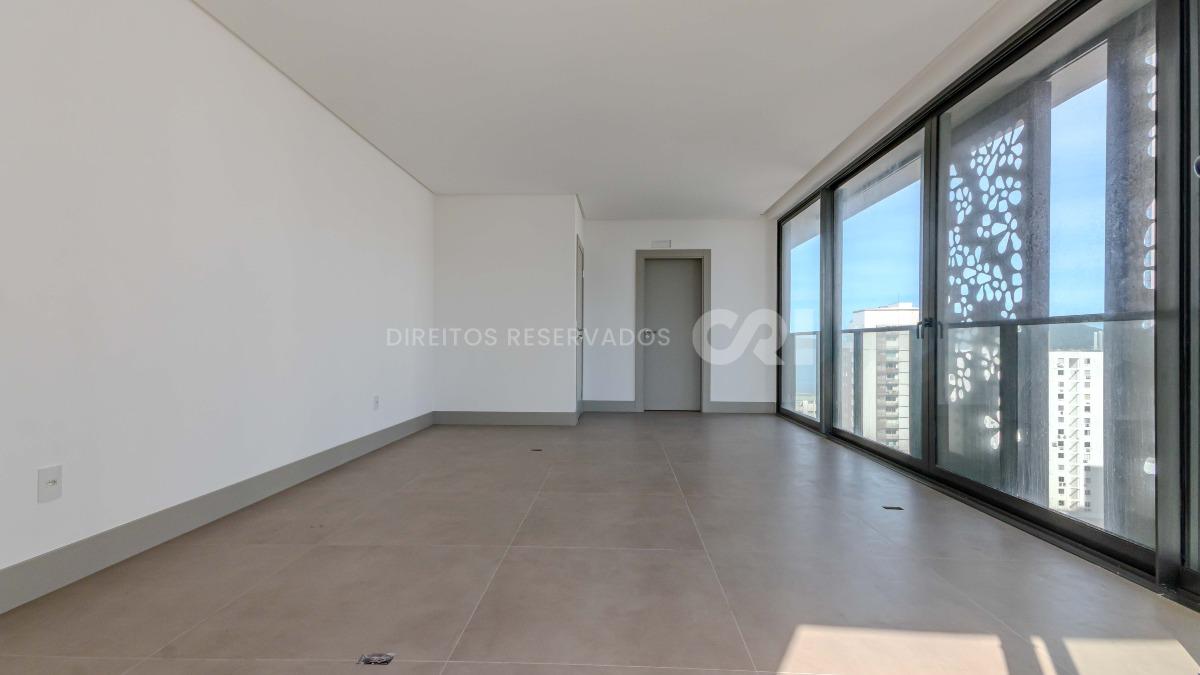 Apartamento com 4 suítes no Empire Residence no Pioneiros em Balneário Camboriú
